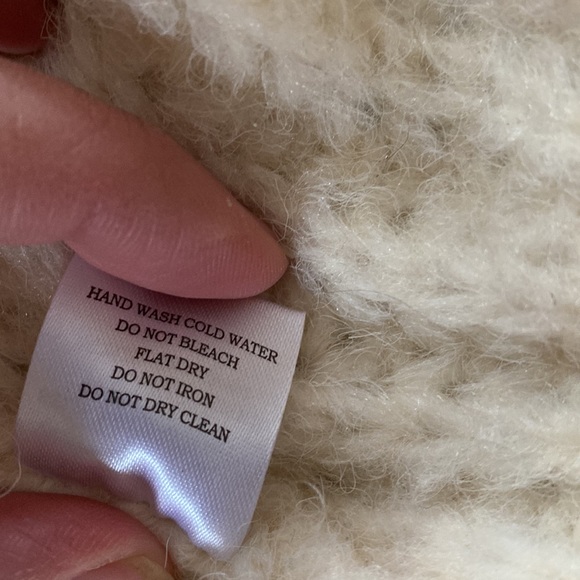 Luxury knit cream cardigan. - Picture 7 of 7